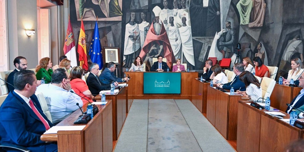 La Diputación de Ciudad Real aprueba modificar un crédito por 6,8 millones para obras en Puertollano, Protección Civil y RSU