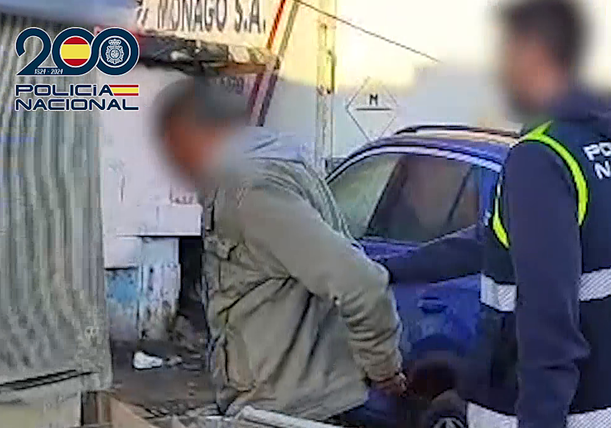 Uno de los detenido en la operación contra el tráfico de drogas de la Policía Nacional