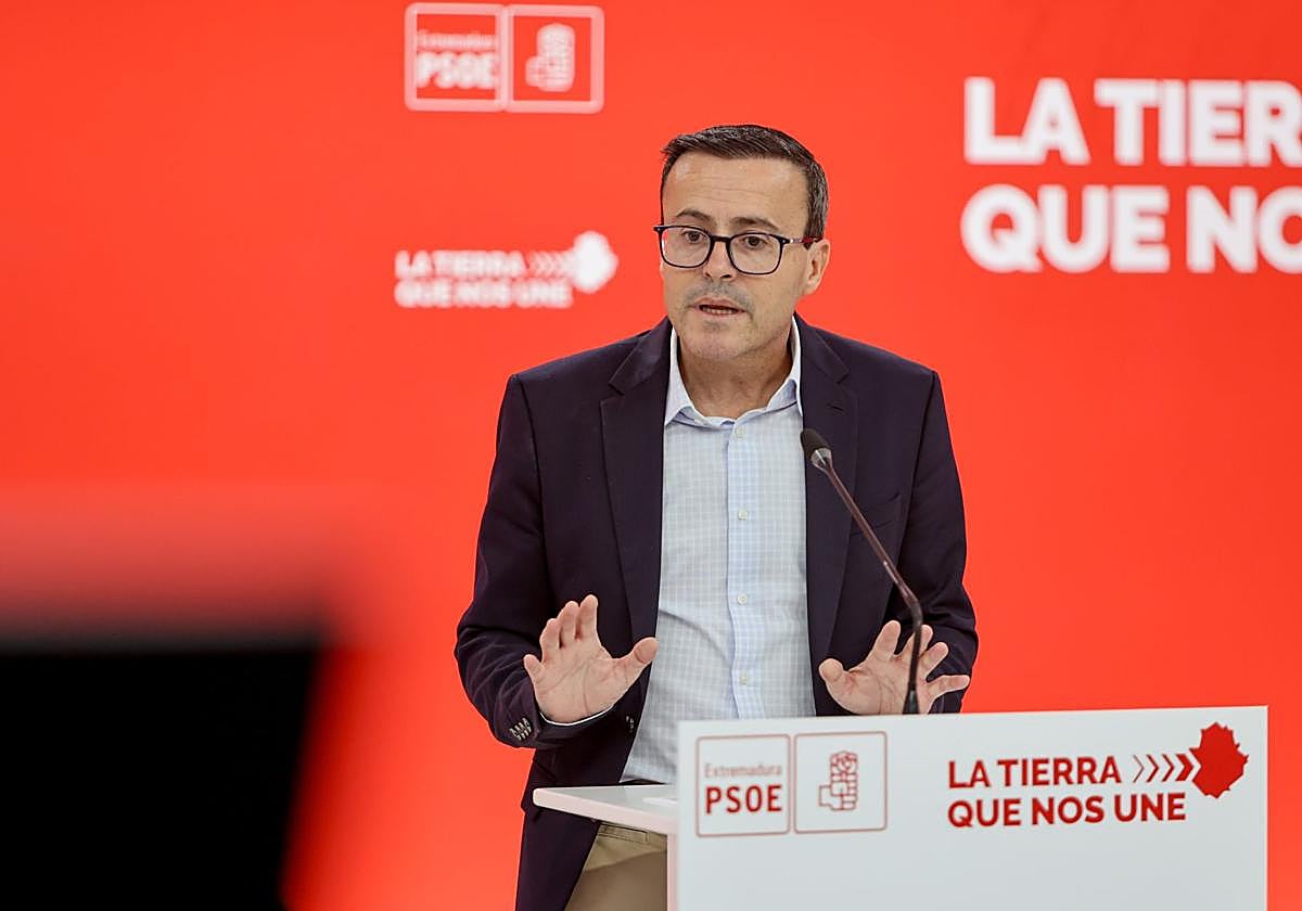 El secretario general del PSOE de Extremadura, Miguel Ángel Gallardo