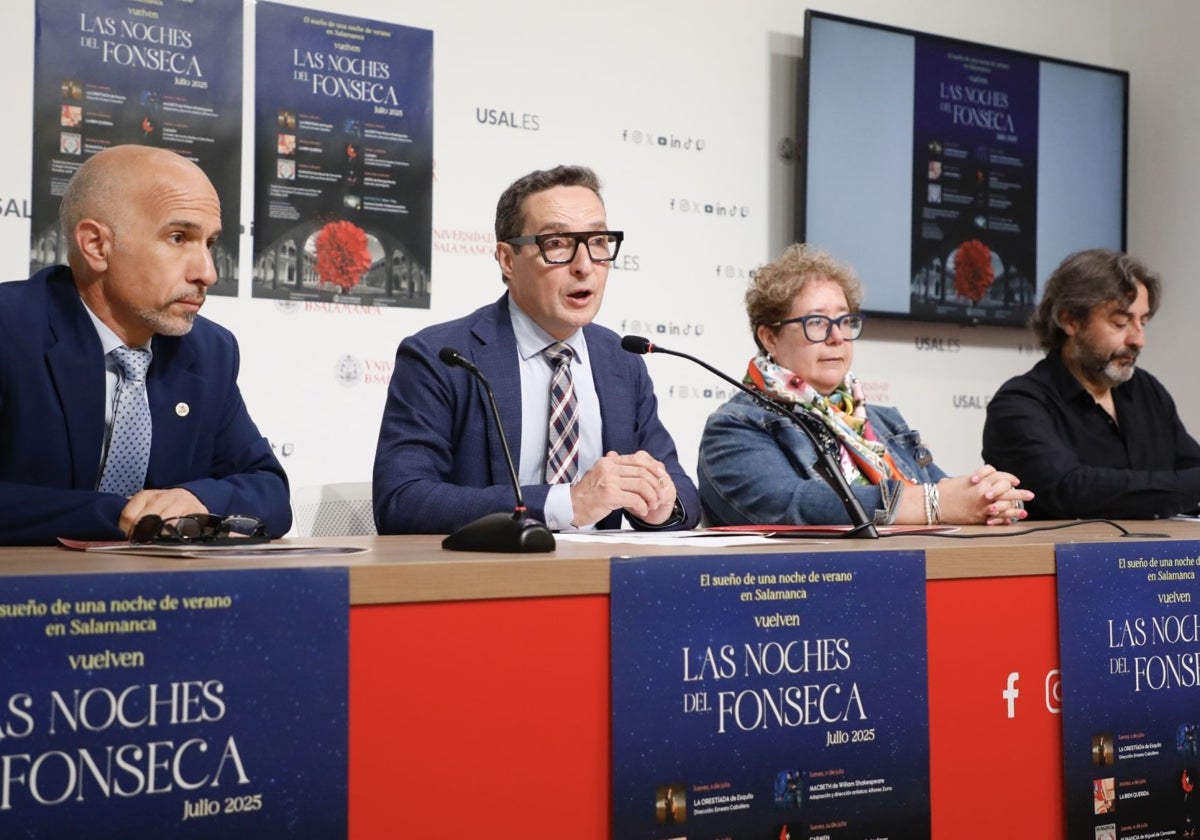 Presentación de 'La Noches del Fonseca' en Salamanca, con el rector de la Usal, Juan Manuel Corchado