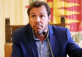 Óscar Puente eleva el tono al calificar a Juanma Moreno como «suavón por fuera» pero «falangista por dentro»