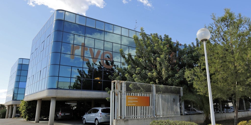 Dimite en bloque la cúpula de RTVE en Valencia