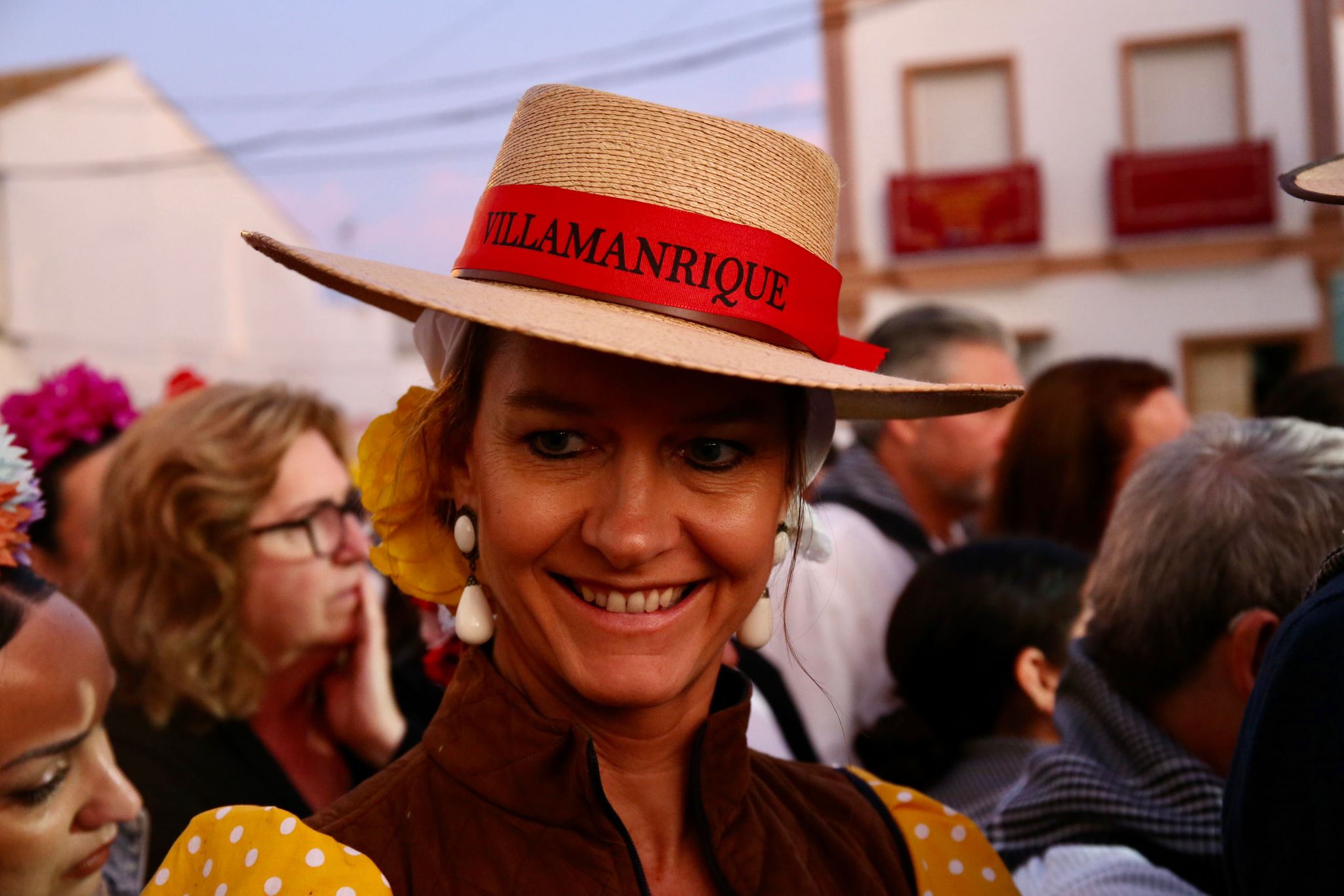 Sale Villamanrique, la última filial en ponerse en camino hacia el Rocío