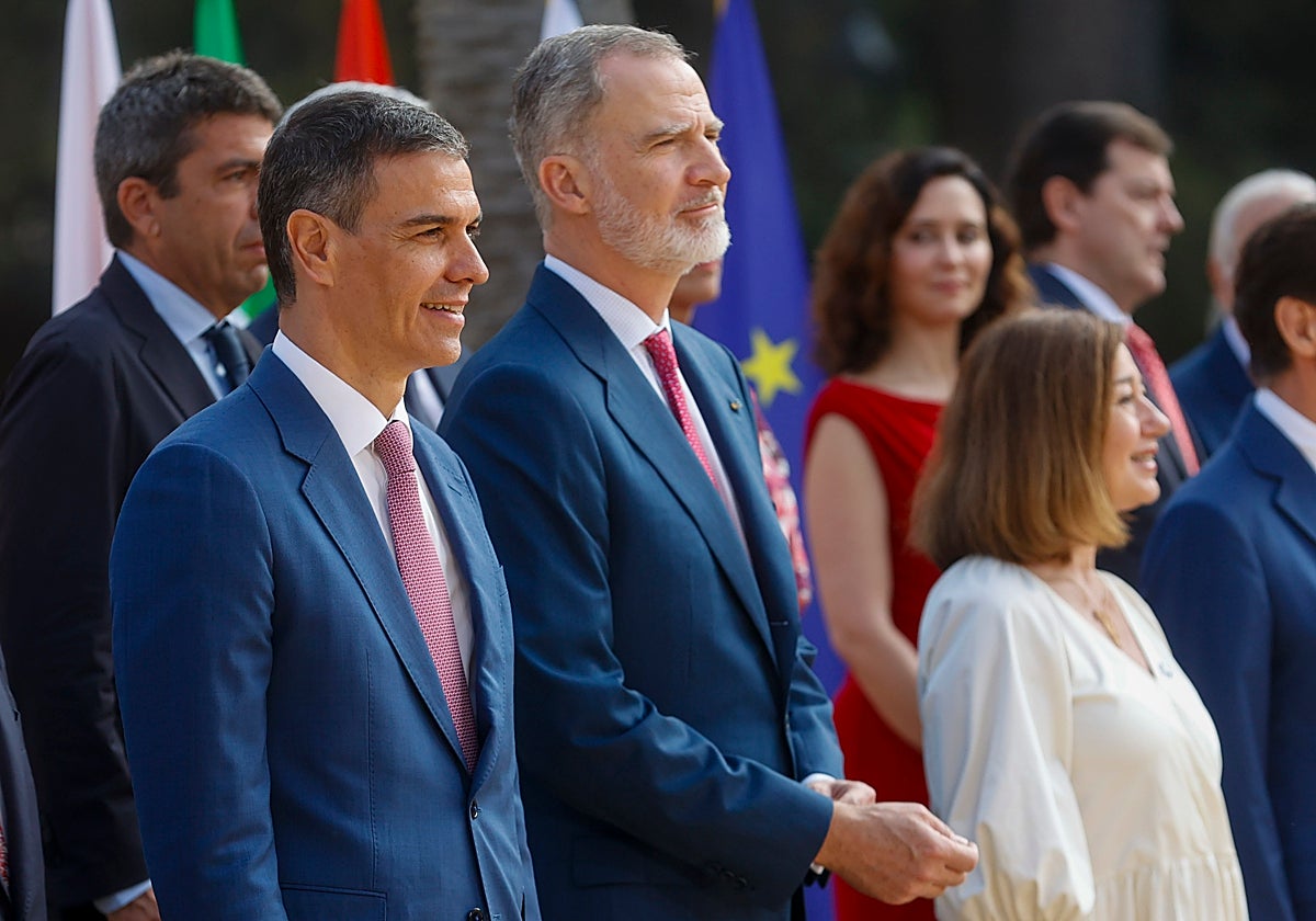 El Rey y Pedro Sánchez, durante la inauguración este viernes de la Conferencia de Presidentes en Barcelona