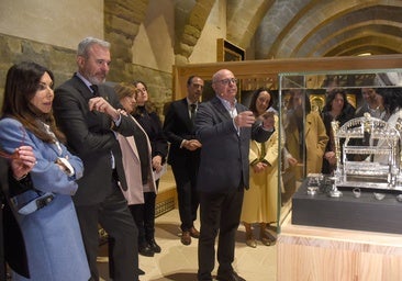 Sijena se enreda: Azcón comunicará a Illa «los técnicos que irán al MNAC» y la consejera catalana de Cultura ahora dice que harán caso al patronato
