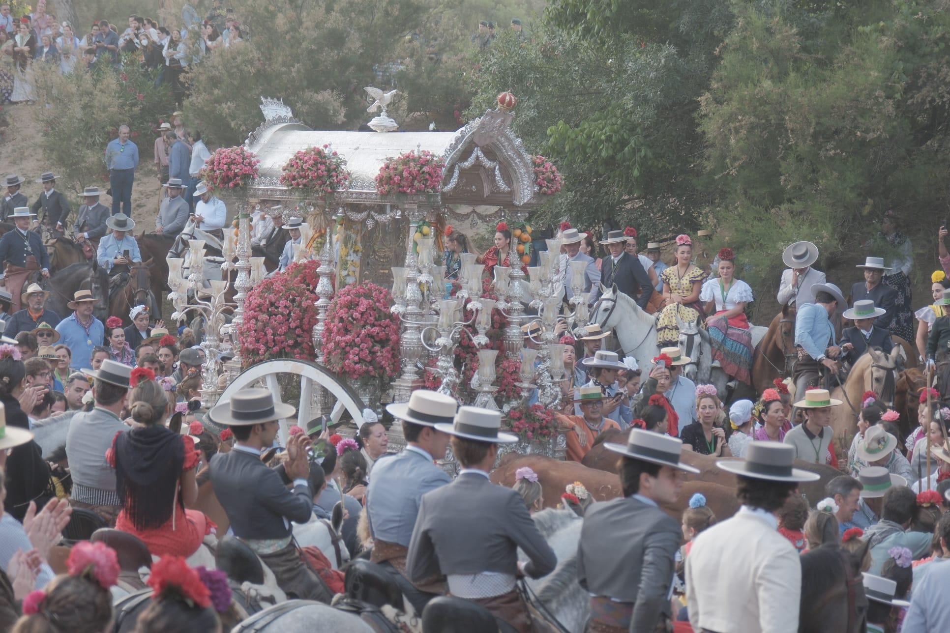 Viernes de camino, viernes de Triana en el vado de Quema