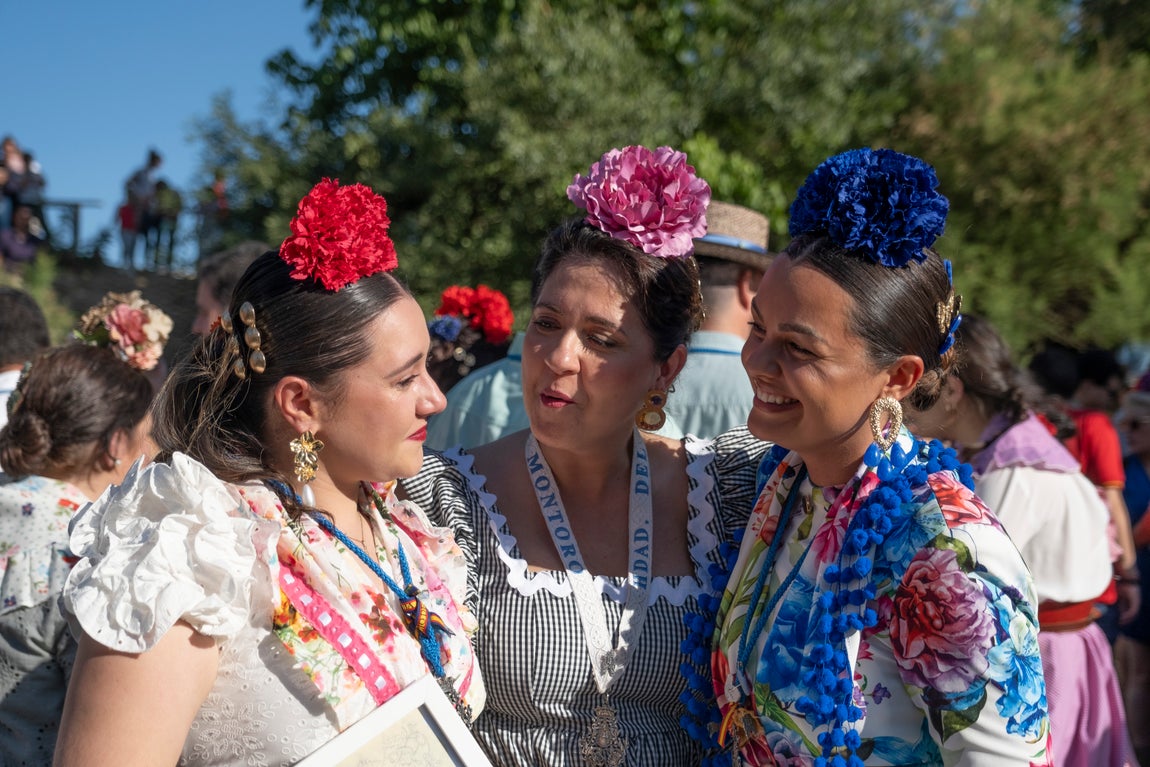 Emoción y fe a raudales en el paso del Quema de la hermandad del Rocío de Córdoba