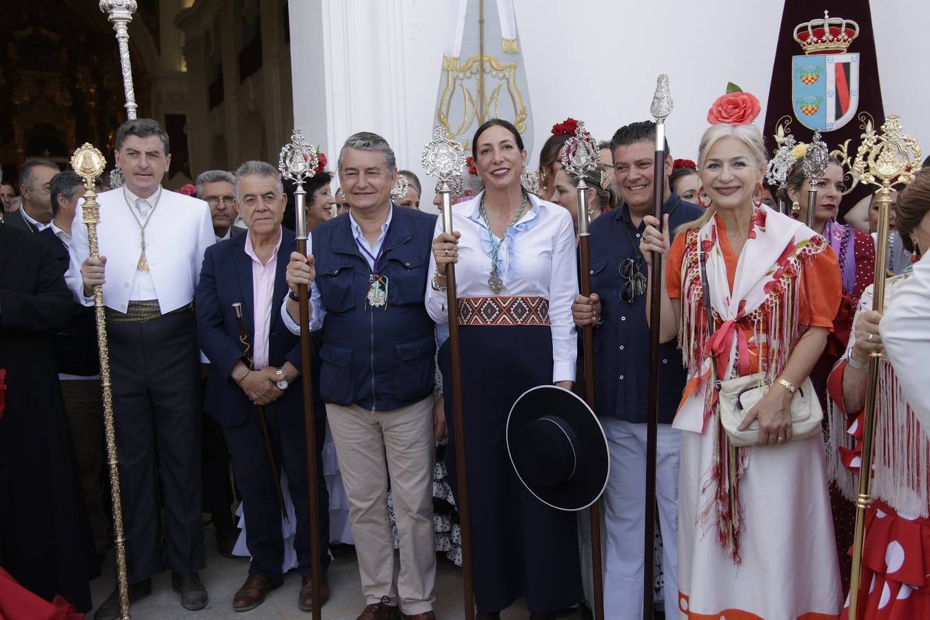 Ambiente y presentaciones de las hermandades filiales más antiguas en el sábado del Rocío 2025