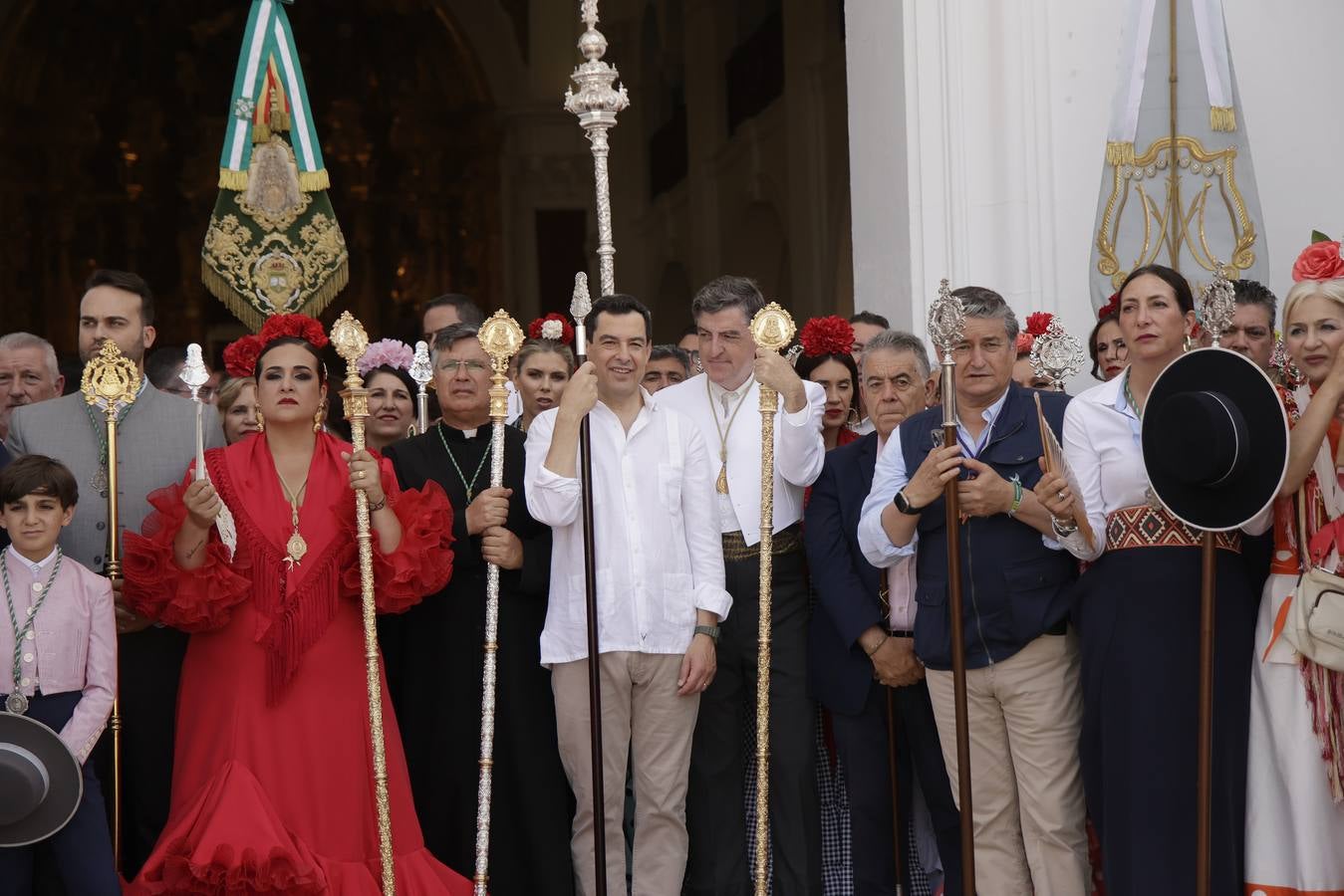 Ambiente y presentaciones de las hermandades filiales más antiguas en el sábado del Rocío 2025