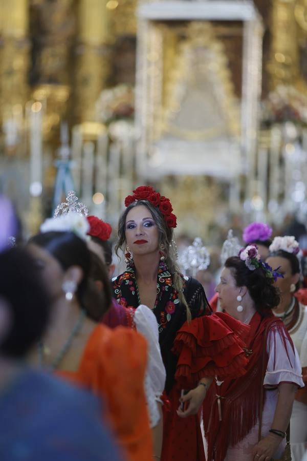 Ambiente y presentaciones de las hermandades filiales más antiguas en el sábado del Rocío 2025