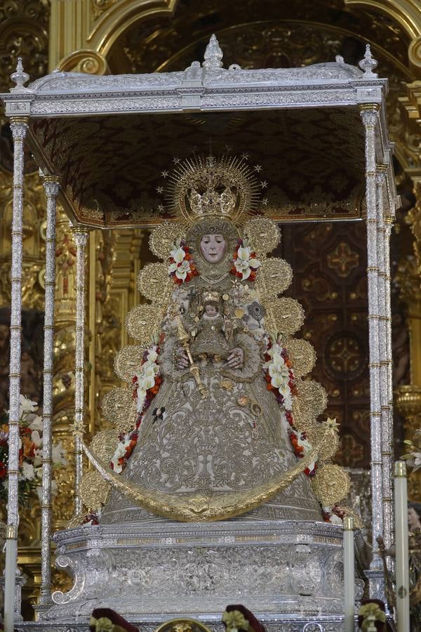 Ambiente y presentaciones de las hermandades filiales más antiguas en el sábado del Rocío 2025