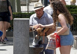 Toda Andalucía salvo Almería en alerta por calor este domingo con máximas de hasta 42 grados