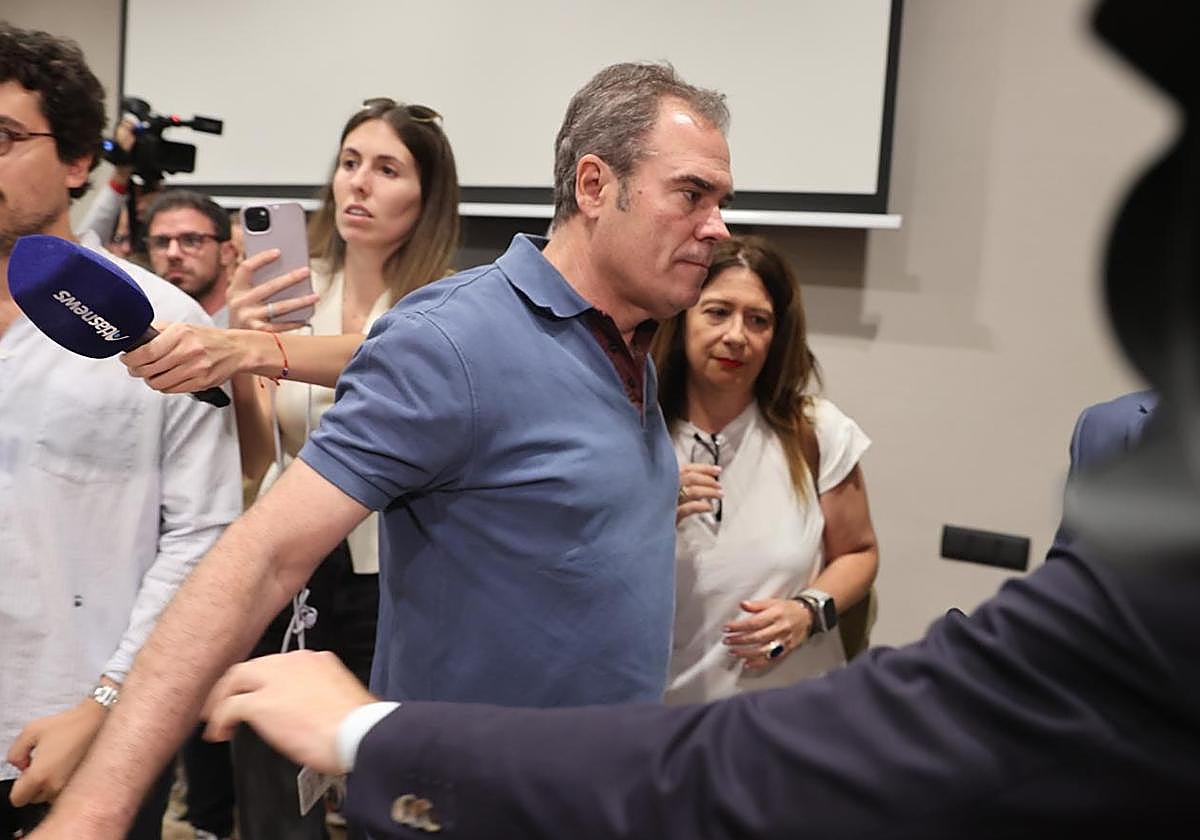 Pérez Dolset, el martes, al término de la comparecencia de Leire Díez en Madrid