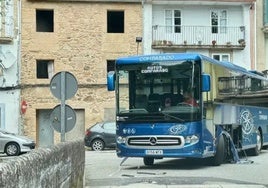 Detenido tras robar un autobús en Noia (La Coruña) y empotrarlo contra un puente