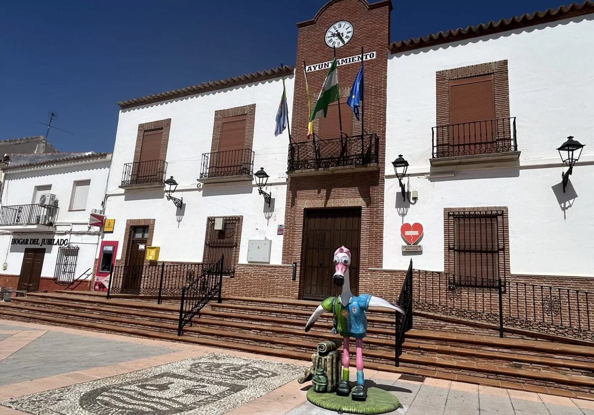 Imagen de un flamenco frente al Ayuntamiento