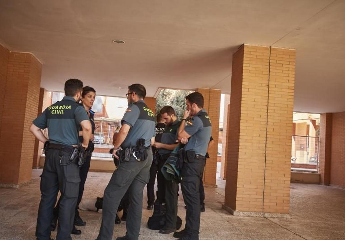 Agentes de la Guardia Civil en una intervención
