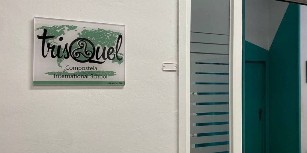 Familias de un colegio de Santiago denuncian «incidencias recurrentes» en las instalaciones que comparten con refugiados