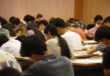 Un catedrático señala los 'agujeros' del examen de Matemáticas de Selectividad en Andalucía