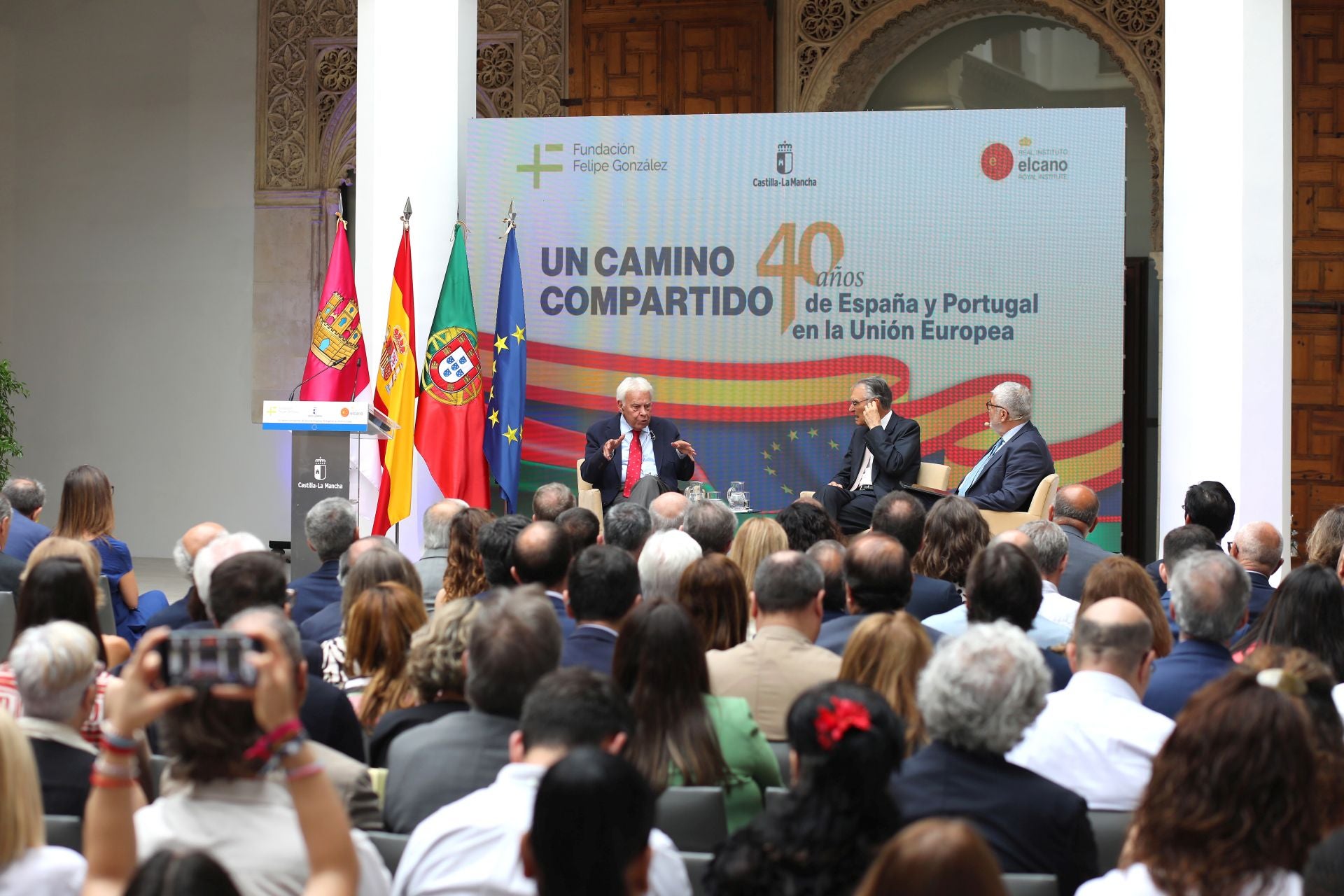 Las imágenes de la &#039;fiesta europea&#039; de España y Portugal en el Palacio de Fuensalida