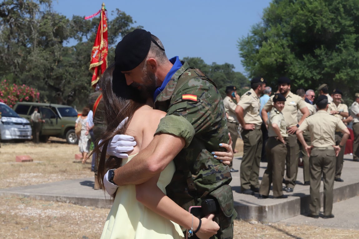La brillante parada militar de la BRI X en Cerro Muriano, en imágenes