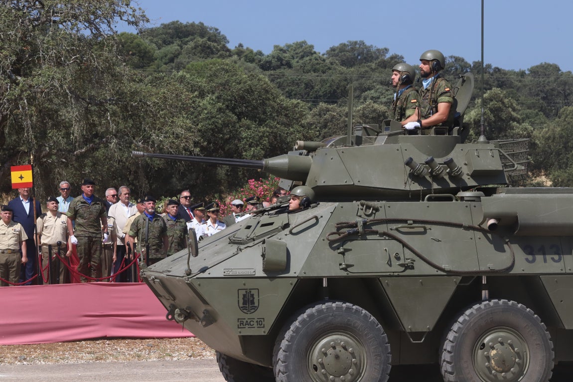 La brillante parada militar de la BRI X en Cerro Muriano, en imágenes