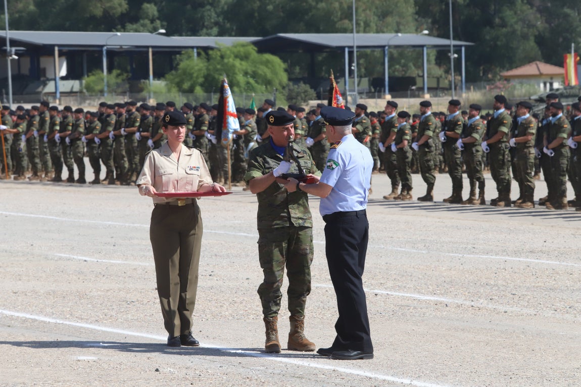 La brillante parada militar de la BRI X en Cerro Muriano, en imágenes