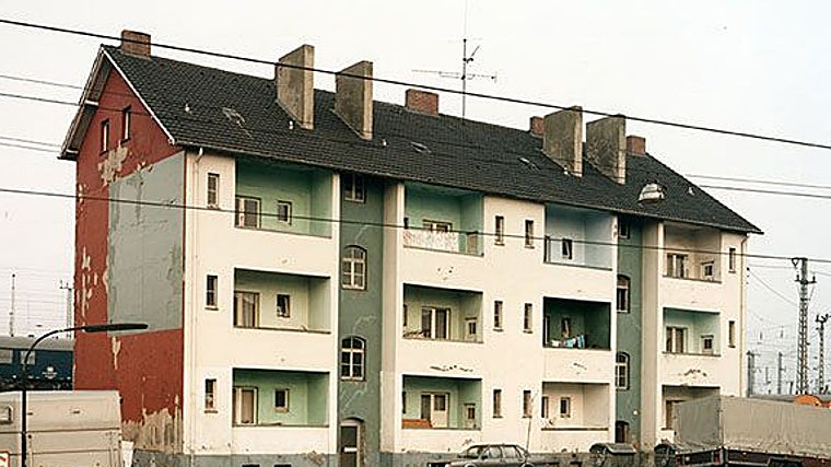 Thomas Ruff, Häuser, 1988-1989. Cortesía del Museo Helga de Alvear, Cáceres