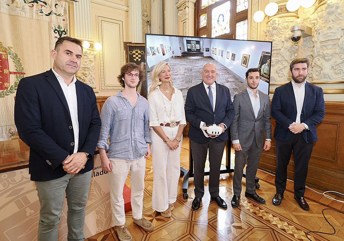 El alcalde de Valladolid, Jesús Julio Carnero, presenta junto al presidente de la Fundación Godofredo Garabito, Guillermo Garabito, el Museo Digital Eduardo García Benito