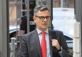 El ministro Félix Bolaños, a su llegada al Congreso este jueves