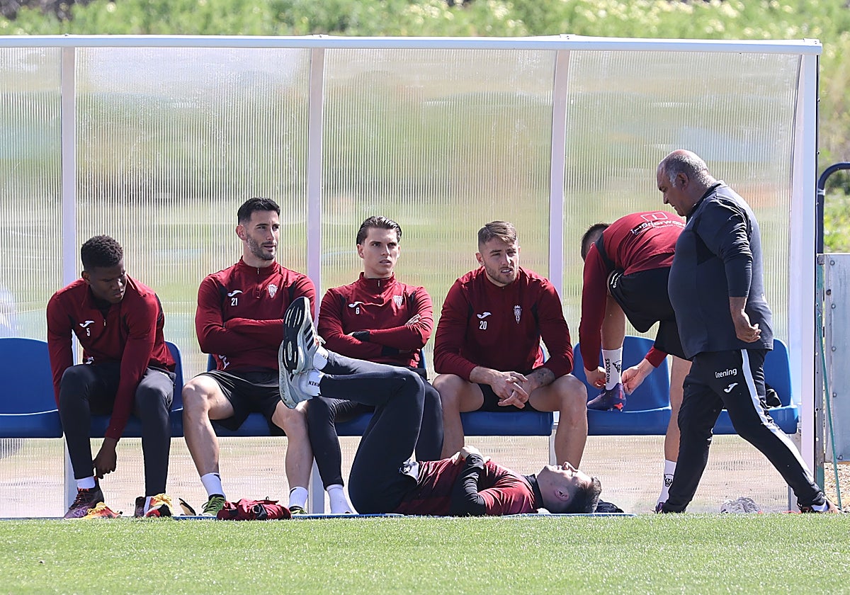Los jugadores del Córdoba la pasada temporada en un entrenamiento