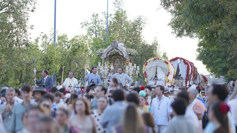 Las filiales regresan a Sevilla tras un Rocío multitudinario