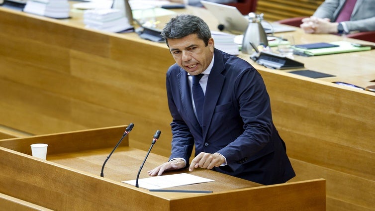 Mazón contrarresta las críticas por la dana con el «bochorno» del PSOE y el «papelón» de Compromís