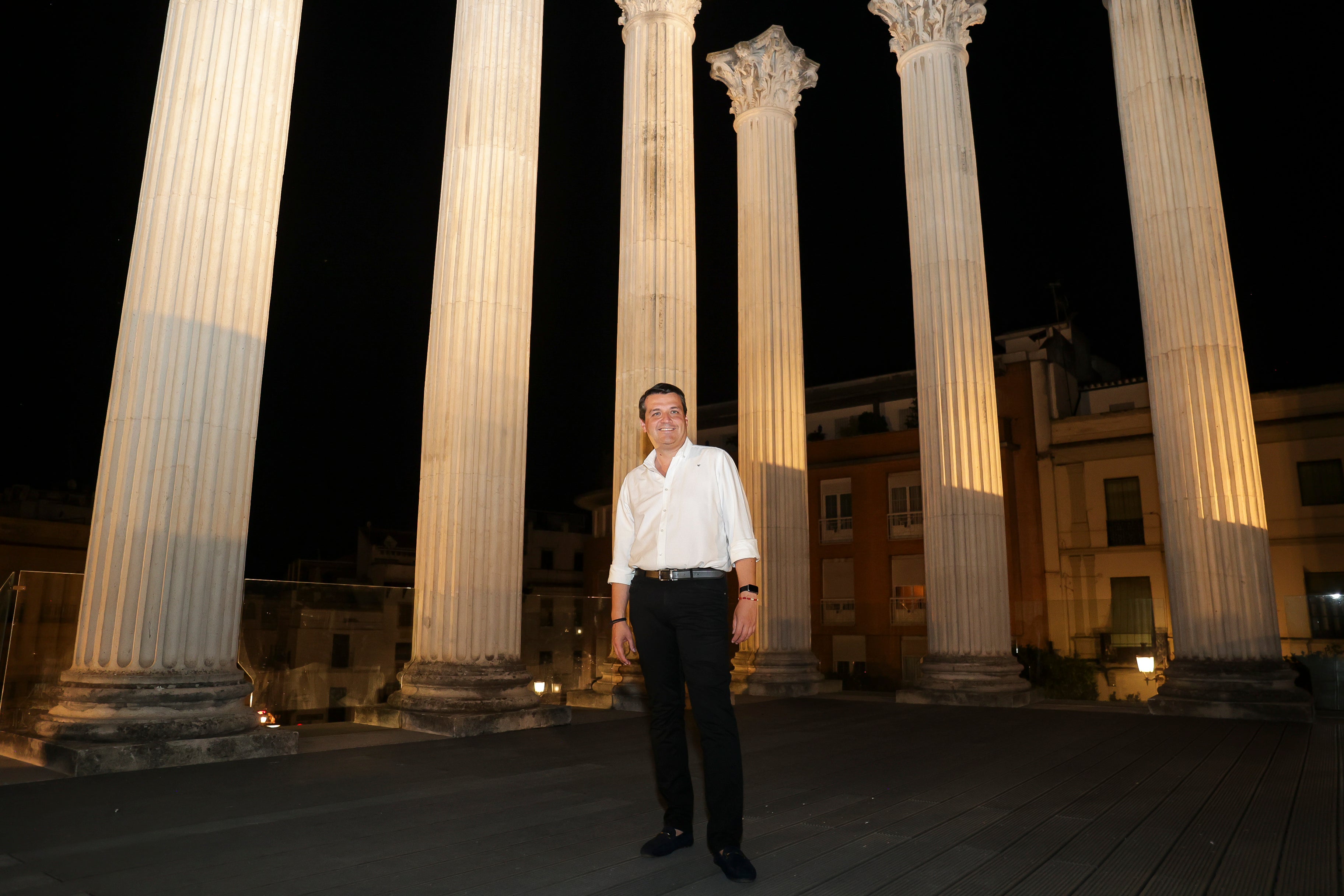 La nueva piel de luz del Templo Romano de Córdoba, en imágenes