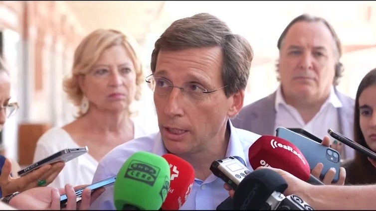 Almeida dice que Sánchez puso "cara de funeral" y que quiso aparecer como una "víctima"