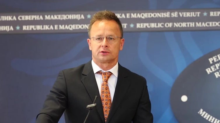 El ministro húngaro de Exteriores visita Macedonia del Norte para fortalecer relaciones bilaterales