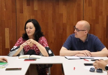 Rafi Crespín, durante su encuentro con los sindicatos sanitarios
