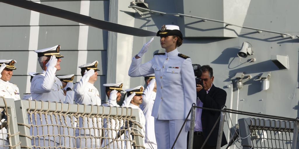 La Princesa Leonor embarca en la Blas de Lezo para completar su formación naval