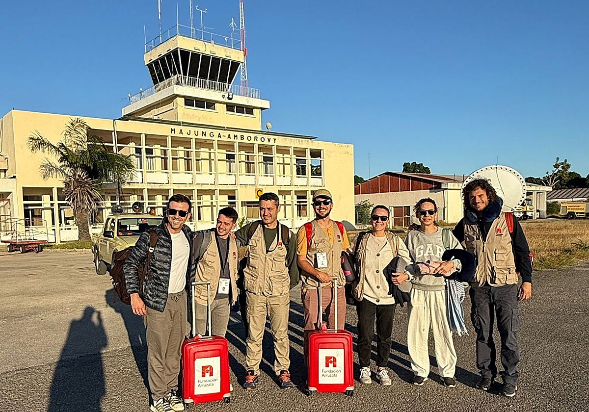 Los cooperantes en una escala del viaje