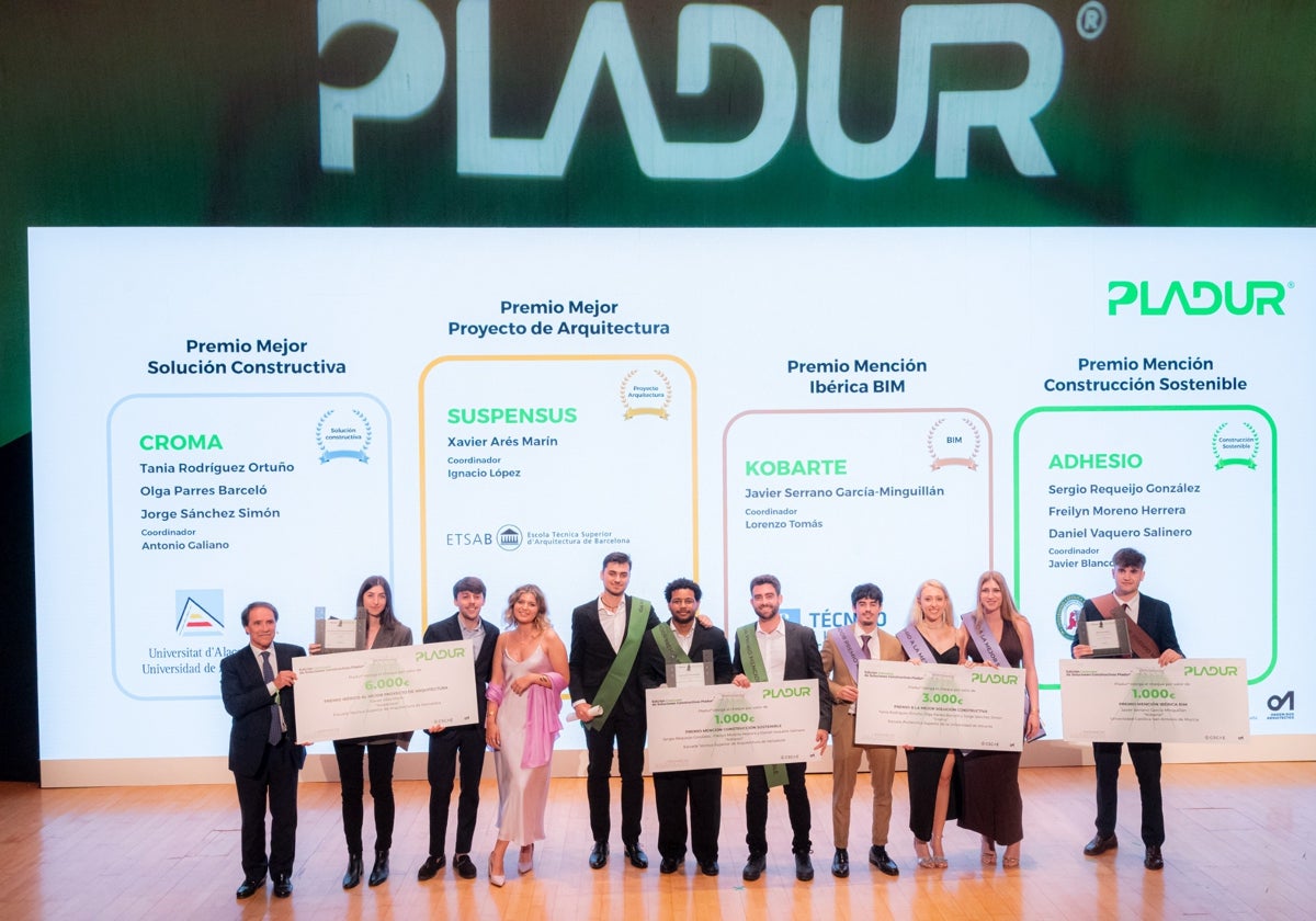 Imagen de los galardonados en los premios Pladur