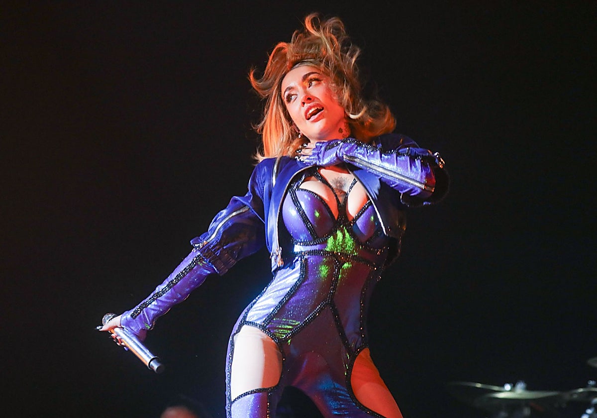 Imagen de archivo de la cantante argentina María Becerra en un concierto en Sevilla