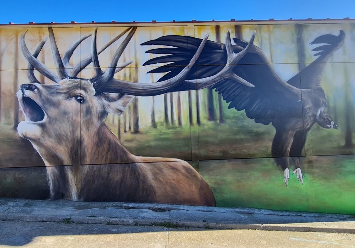 Uno de los murales que ya se pueden contemplar en Hontanar, que durante esta semana celebra la segunda edición de 'HontanArt'