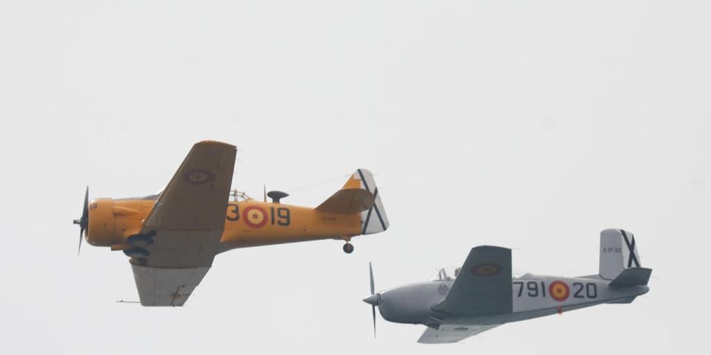 Murcia dice adiós a la Patrulla Águila tras 40 años de acrobacias aéreas