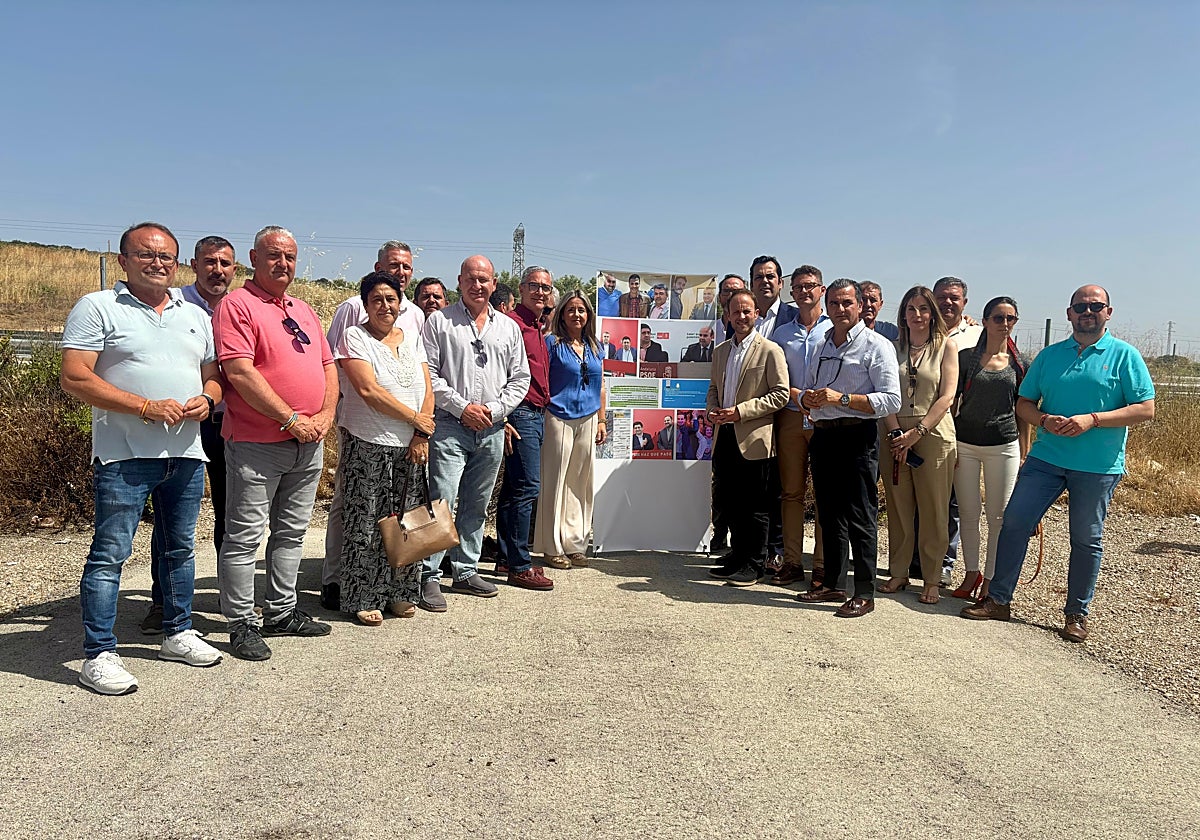 Erik Domínguez, presidente provincial del PP, diputados provinciales y alcaldes  del área de la A32