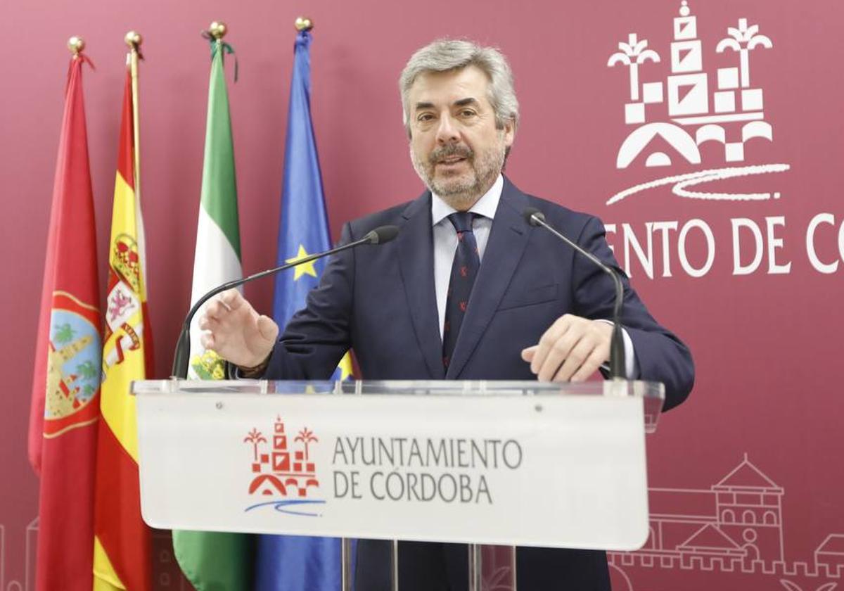 El portavoz del gobierno municipal, Miguel Ángel Torrico, durante una comparecencia