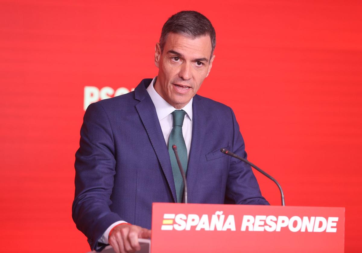 Pedro Sánchez, durante una rueda de prensa en Ferraz este lunes.