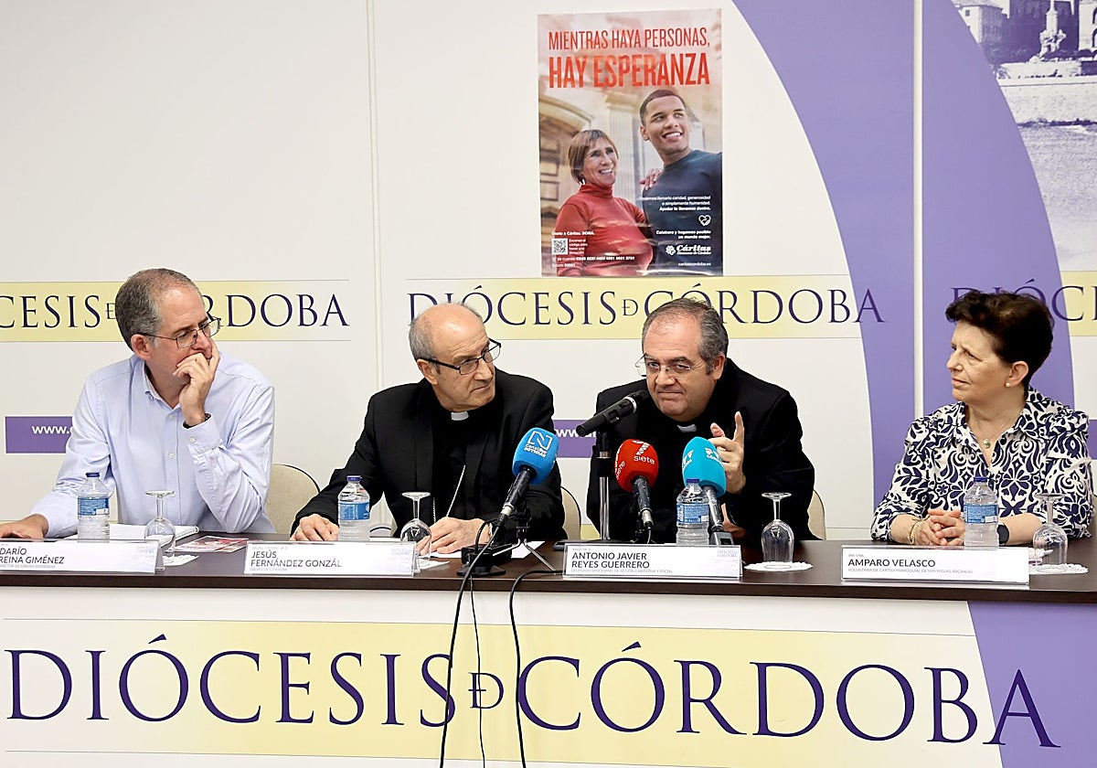 Darío Reina, Jesús Fernández, Antonio Reyes y Amparo Velasco, en la presentación