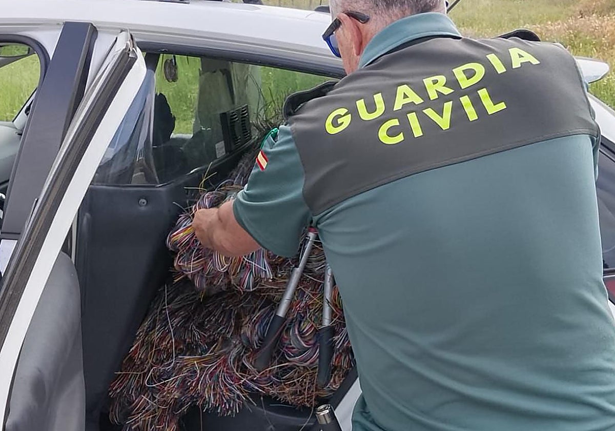 Cableado recuperado en la operación en Ávila