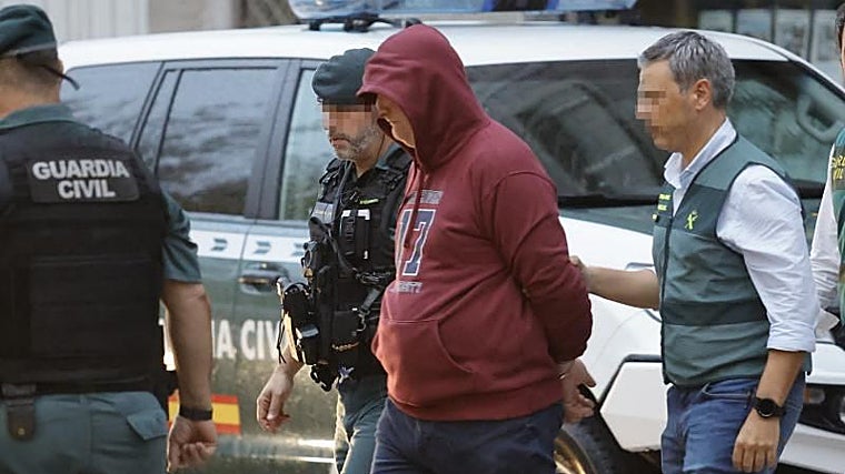La Guardia Civil lo condujo a un registro en su vivienda el 17 de octubre de 2023 tras ser detenido