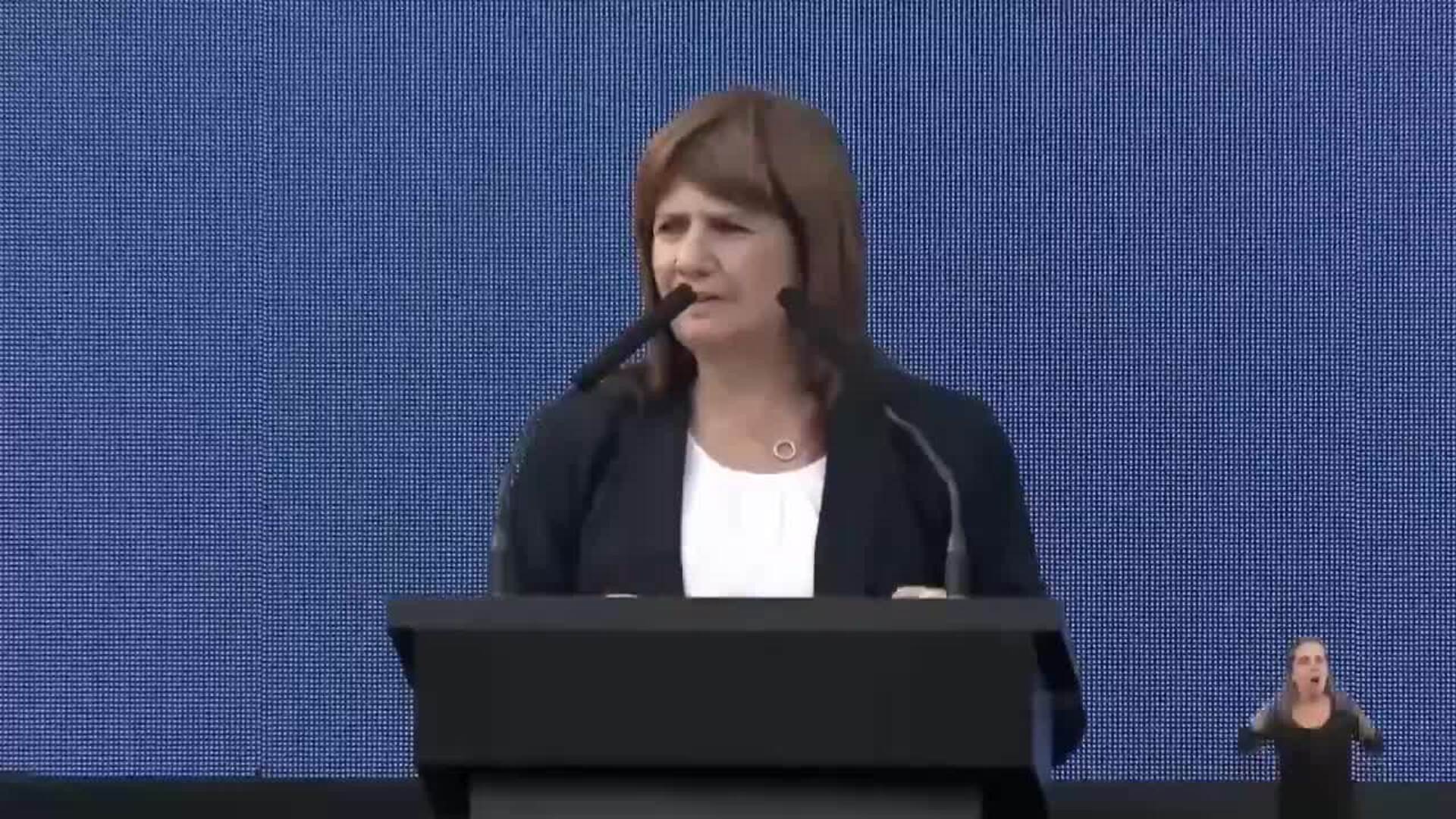 Milei habilita a la Policía de Argentina a realizar requisas y detenciones sin orden judicial