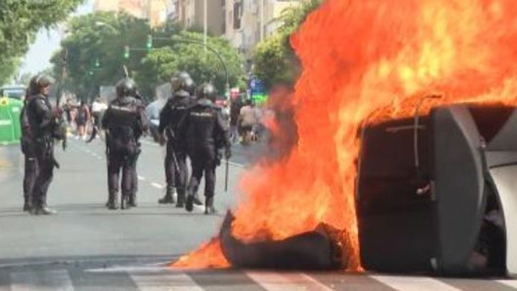 Seis detenidos, uno de ellos menor, en la primera jornada de la huelga del metal en Cádiz